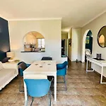 Апартаменты Casa Buccaneer, 2 Bedroom Garden In Da