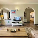 Апартаменты Casa Buccaneer, 2 Bedroom Garden In Da *